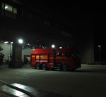夜間の消防自動車