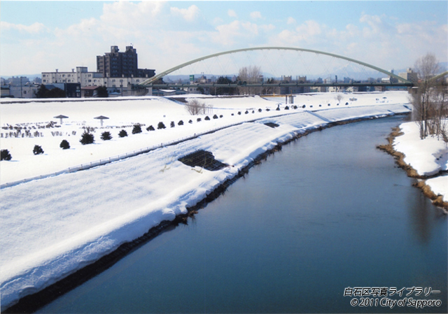 画像：3月の豊平川