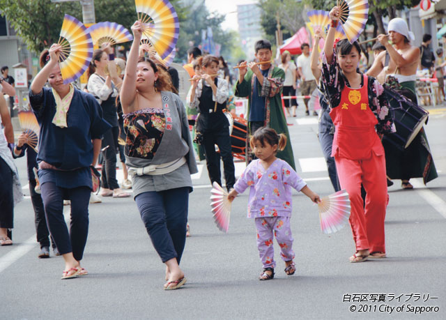 画像：私の踊りも見てね